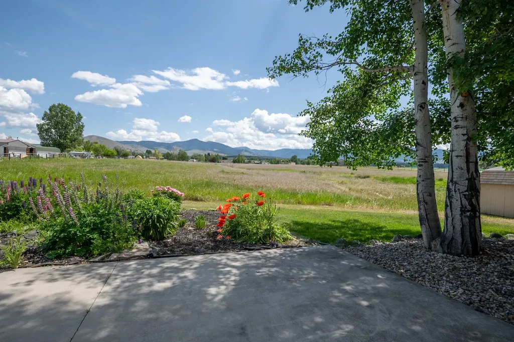 1228 Nordheim Lane Corvallis MT 59828