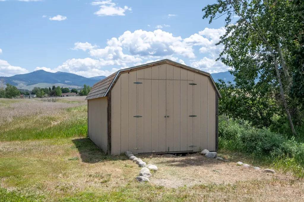1228 Nordheim Lane Corvallis MT 59828