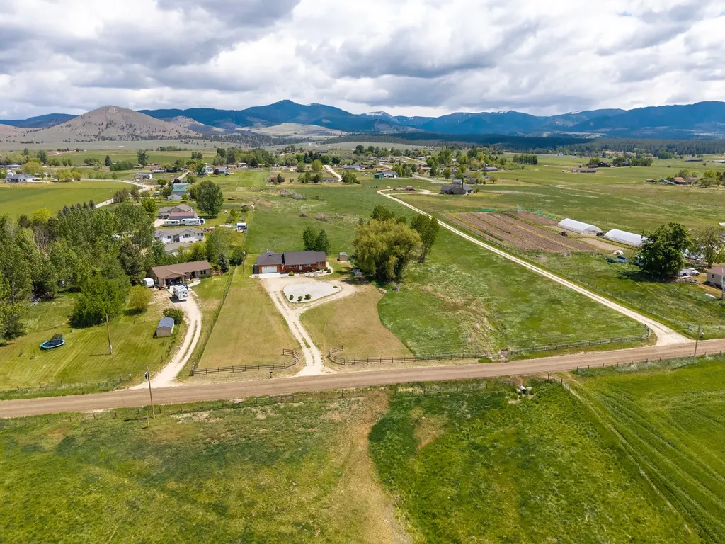 1228 Nordheim Lane Corvallis MT 59828