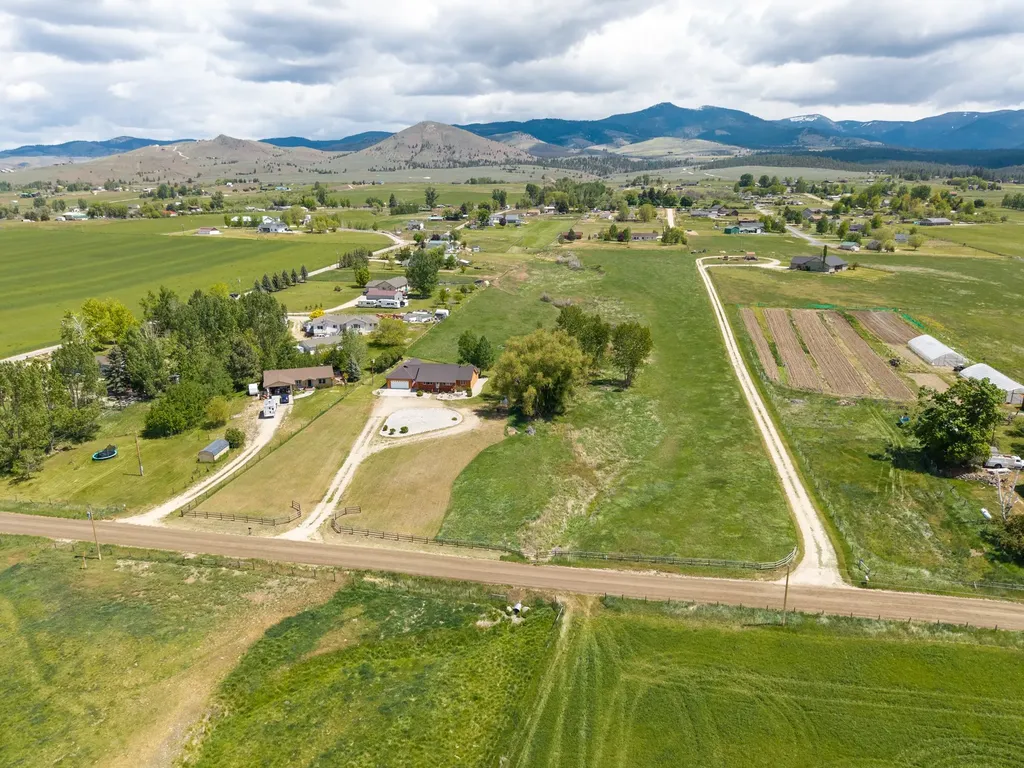 1228 Nordheim Lane Corvallis MT 59828