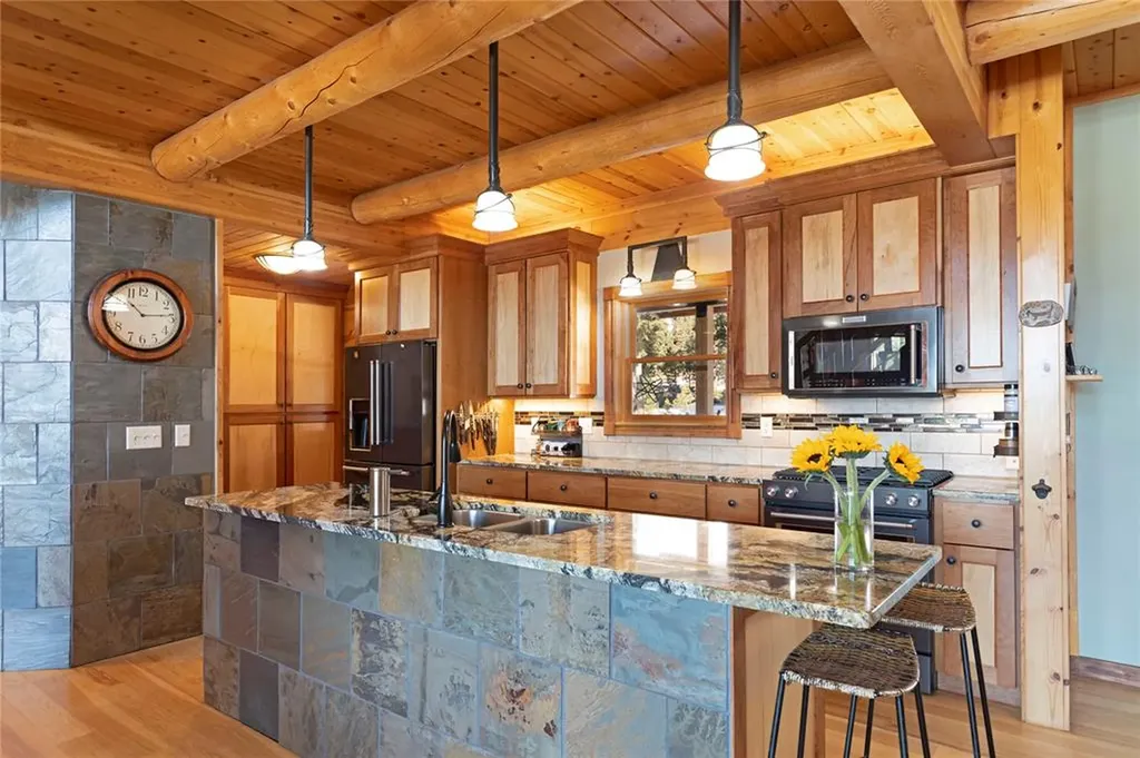 2532 Valley View Road Lincoln MT 59639