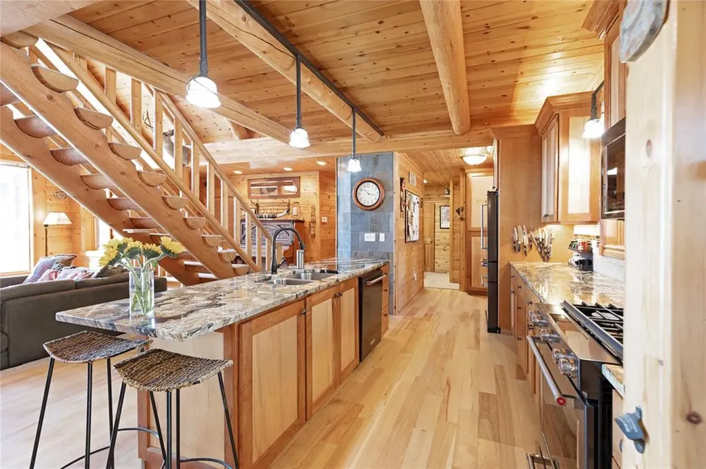 2532 Valley View Road Lincoln MT 59639