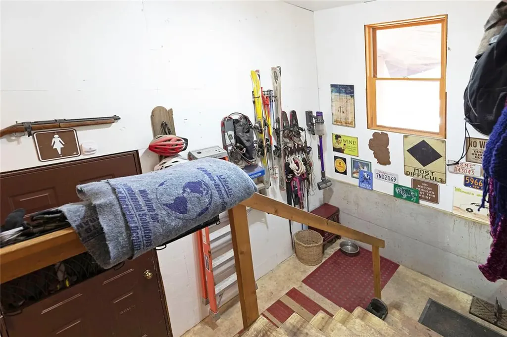 2532 Valley View Road Lincoln MT 59639