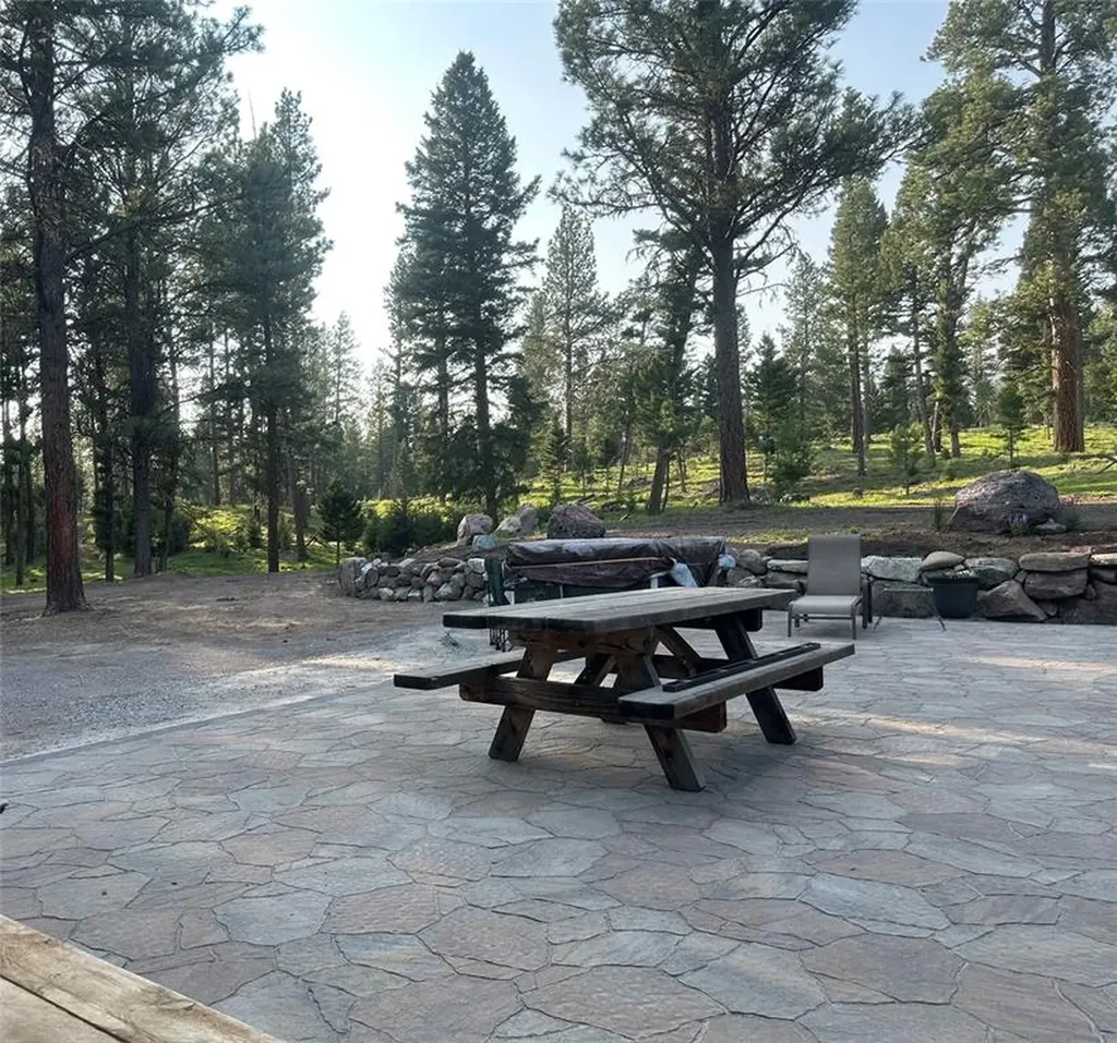 2532 Valley View Road Lincoln MT 59639