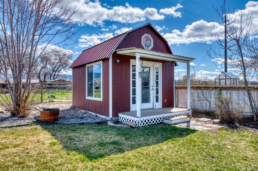 1084 Centennial Lane Corvallis MT 59828