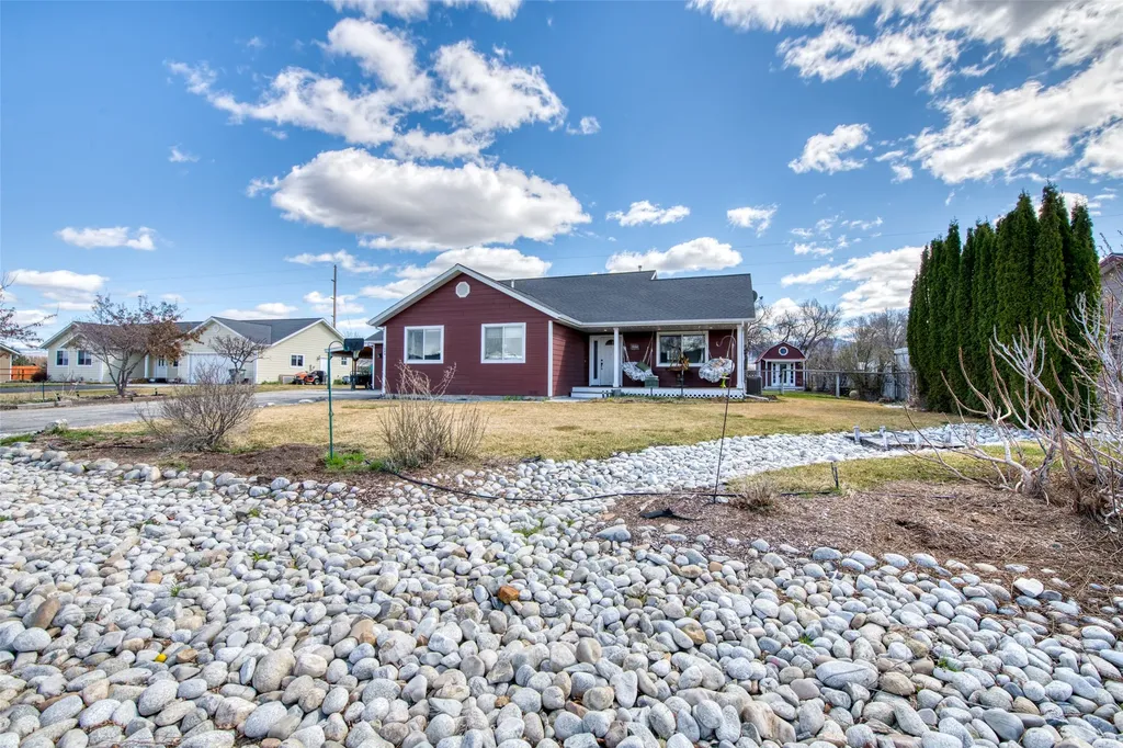 1084 Centennial Lane Corvallis MT 59828
