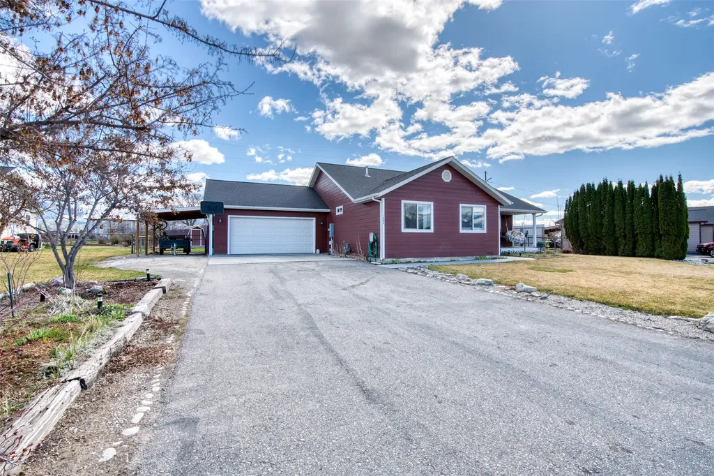 1084 Centennial Lane Corvallis MT 59828