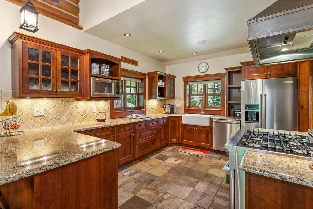 12284 Cygnet Way Bigfork MT 59911
