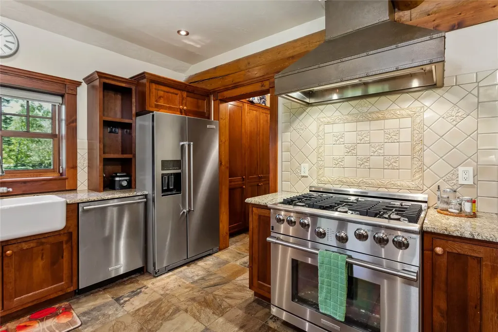 12284 Cygnet Way Bigfork MT 59911