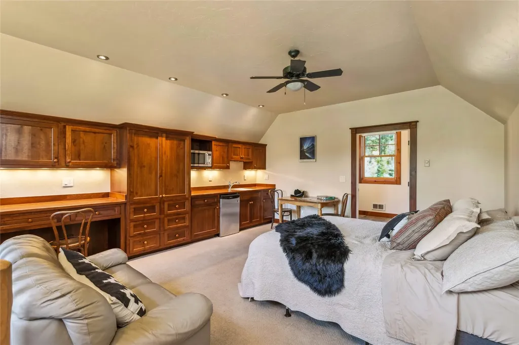 12284 Cygnet Way Bigfork MT 59911