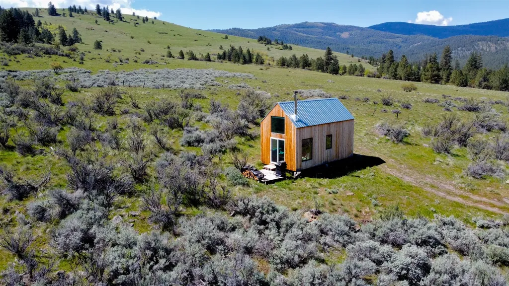 18 Benji Court Hot Springs MT 59845