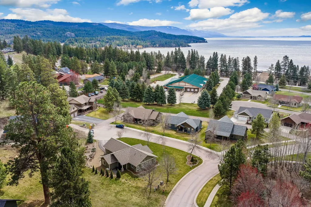 423 Palouse Prairie Court Bigfork MT 59911