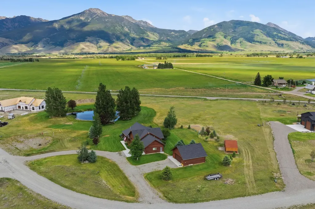 18 Obsidian Road Livingston MT 59047