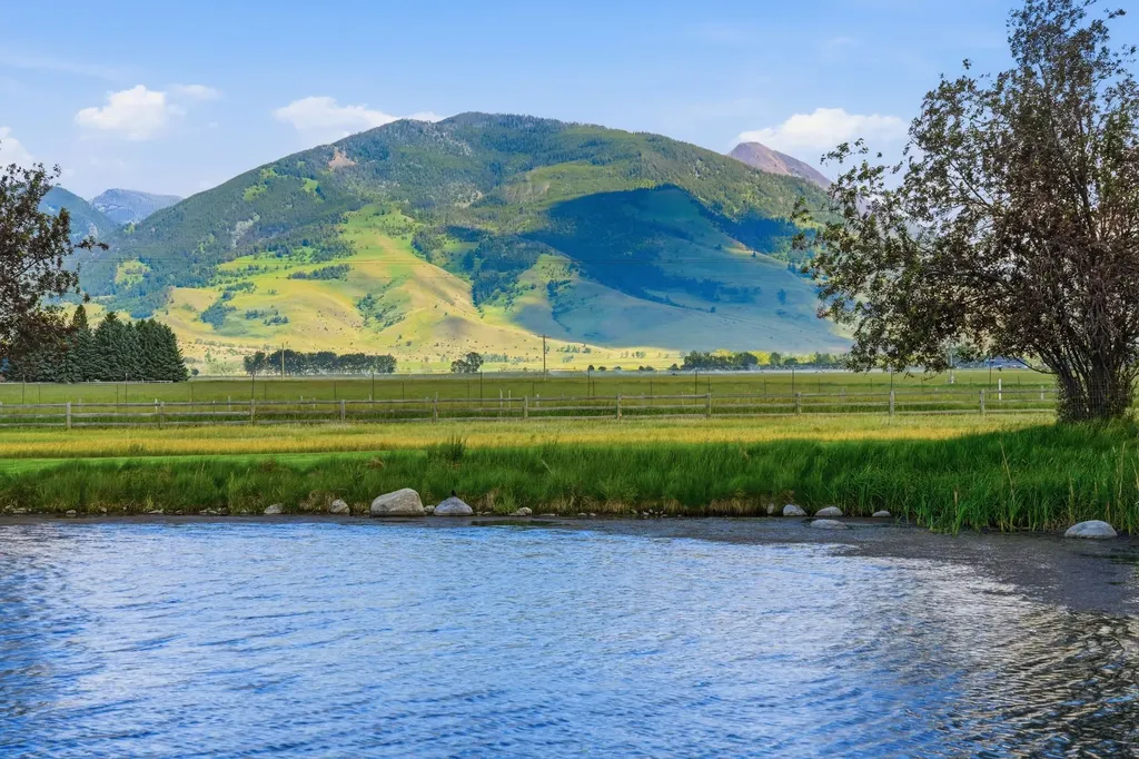 18 Obsidian Road Livingston MT 59047
