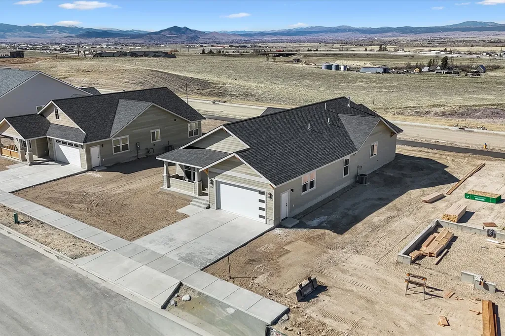 2924 Adam Run Avenue Helena MT 59601