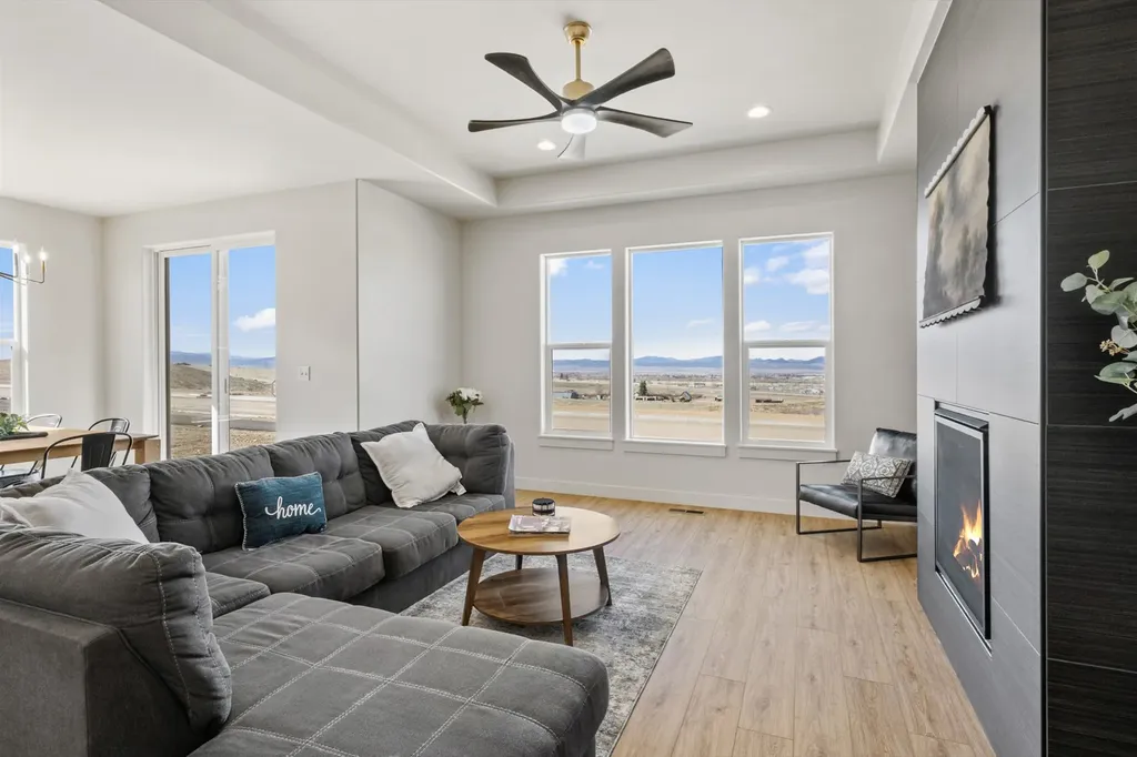 2924 Adam Run Avenue Helena MT 59601