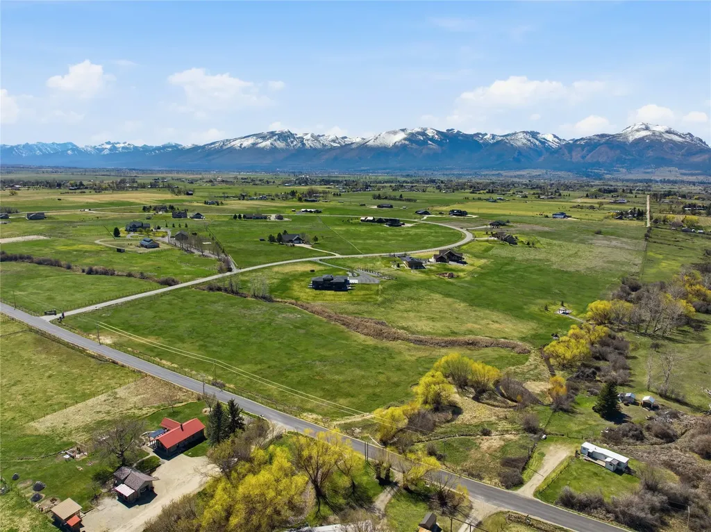 773 Stone Creek Loop Corvallis MT 59828