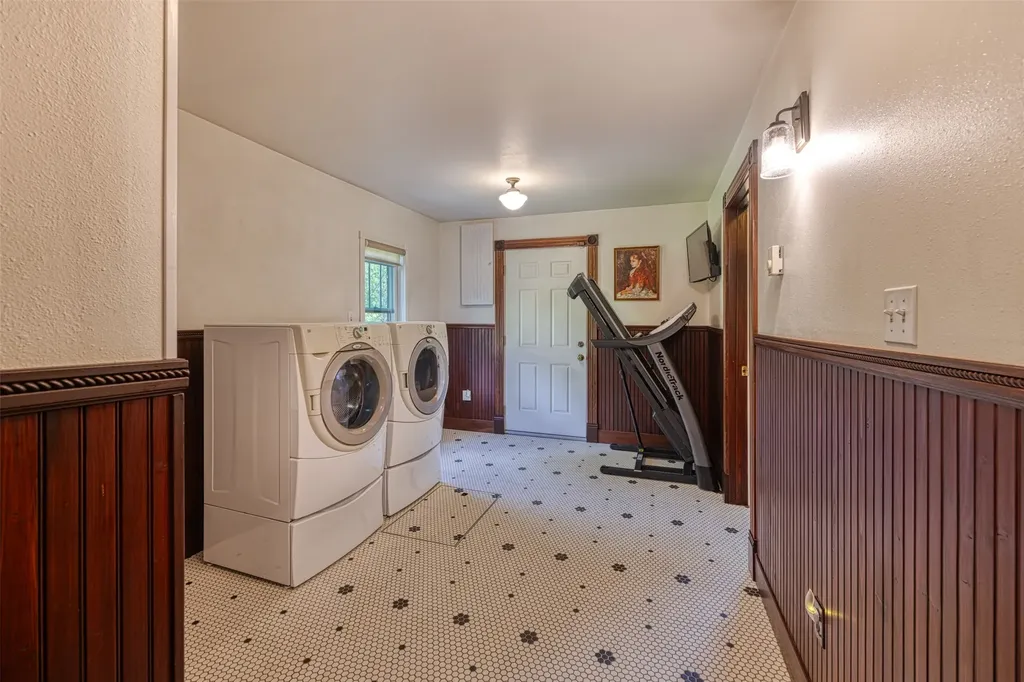 8 N Cooper Lane Cascade MT 59421