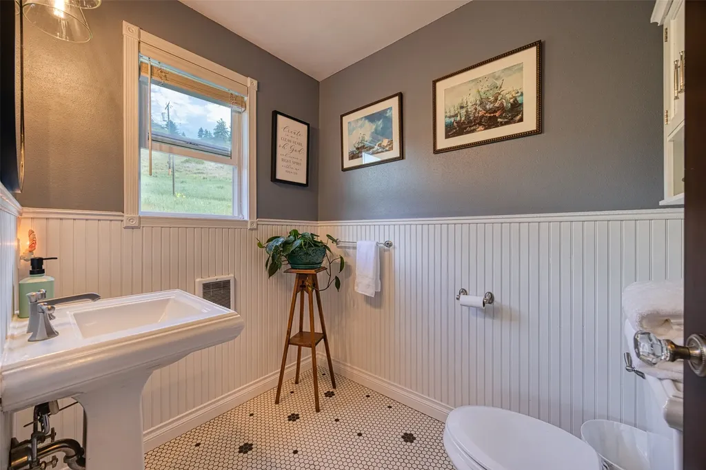 8 N Cooper Lane Cascade MT 59421