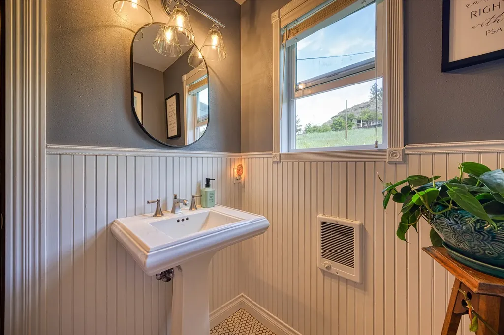 8 N Cooper Lane Cascade MT 59421