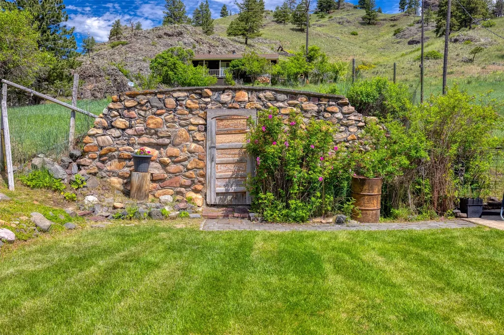 8 N Cooper Lane Cascade MT 59421