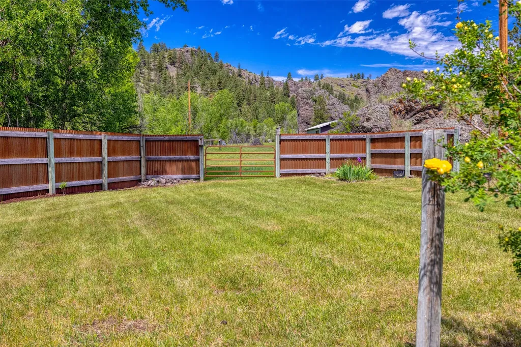 8 N Cooper Lane Cascade MT 59421