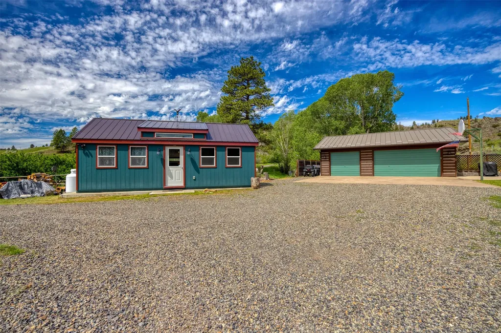 8 N Cooper Lane Cascade MT 59421