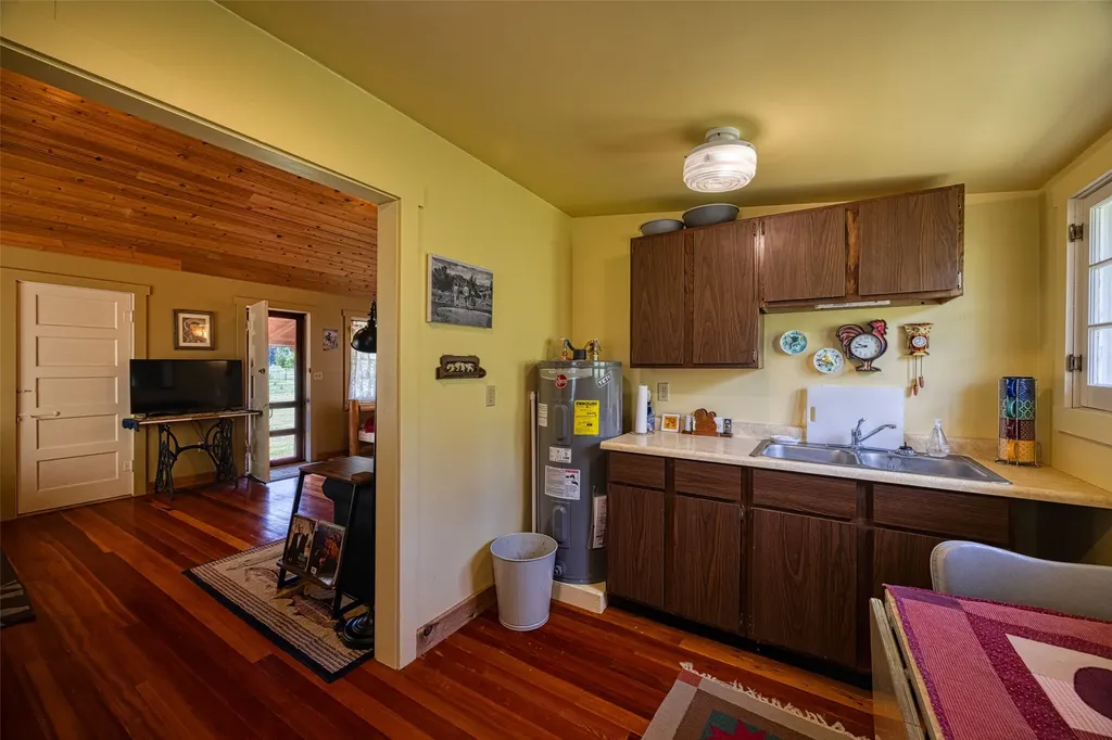 8 N Cooper Lane Cascade MT 59421