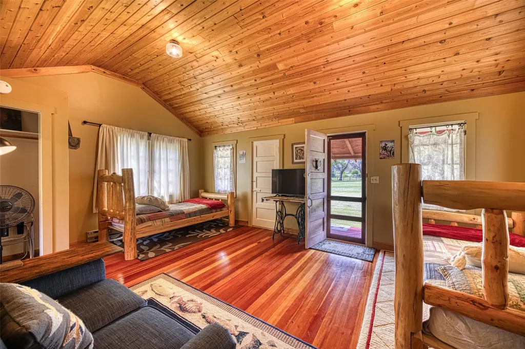 8 N Cooper Lane Cascade MT 59421