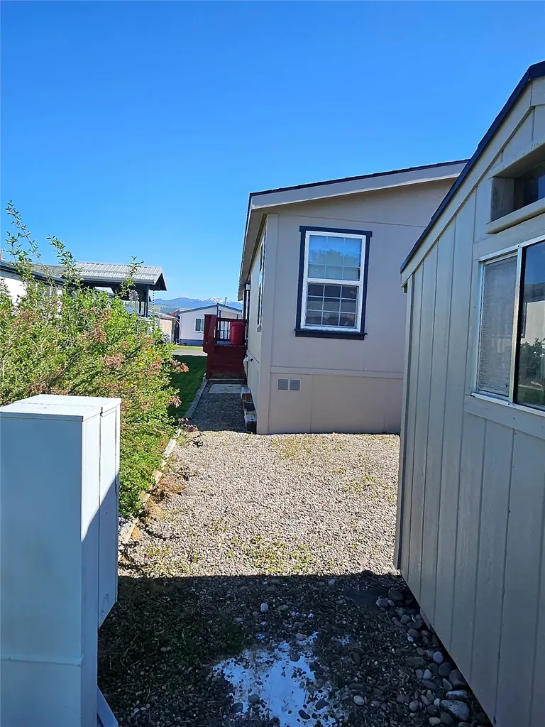 1725 Dukes Avenue Missoula MT 59808