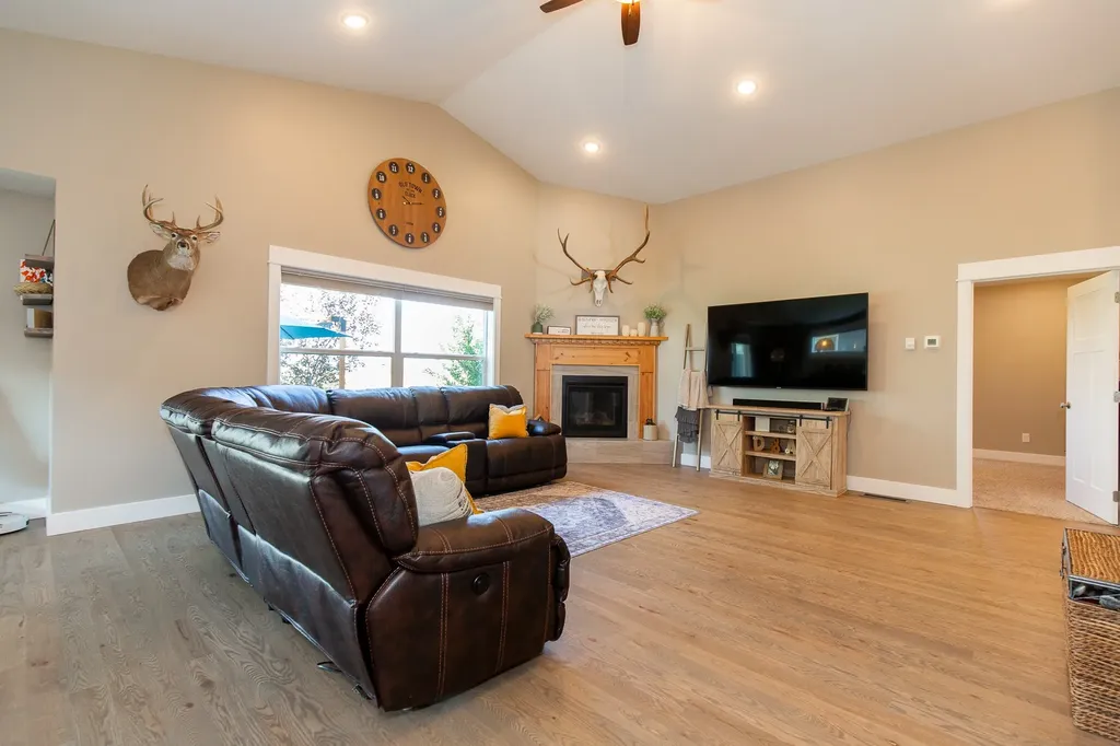 358 Pioneer Crossing Boulevard Manhattan MT 59741