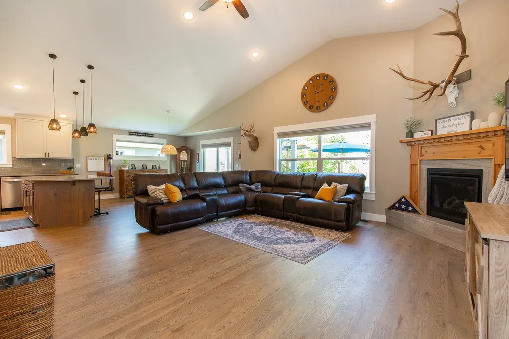 358 Pioneer Crossing Boulevard Manhattan MT 59741