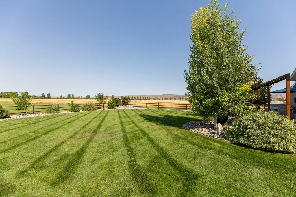 358 Pioneer Crossing Boulevard Manhattan MT 59741