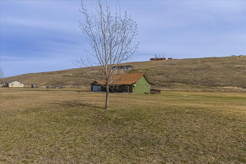 996 Airport Road Eureka MT 59917