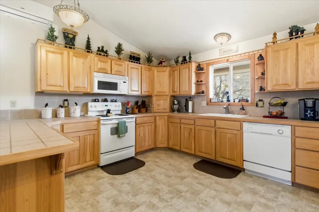 996 Airport Road Eureka MT 59917