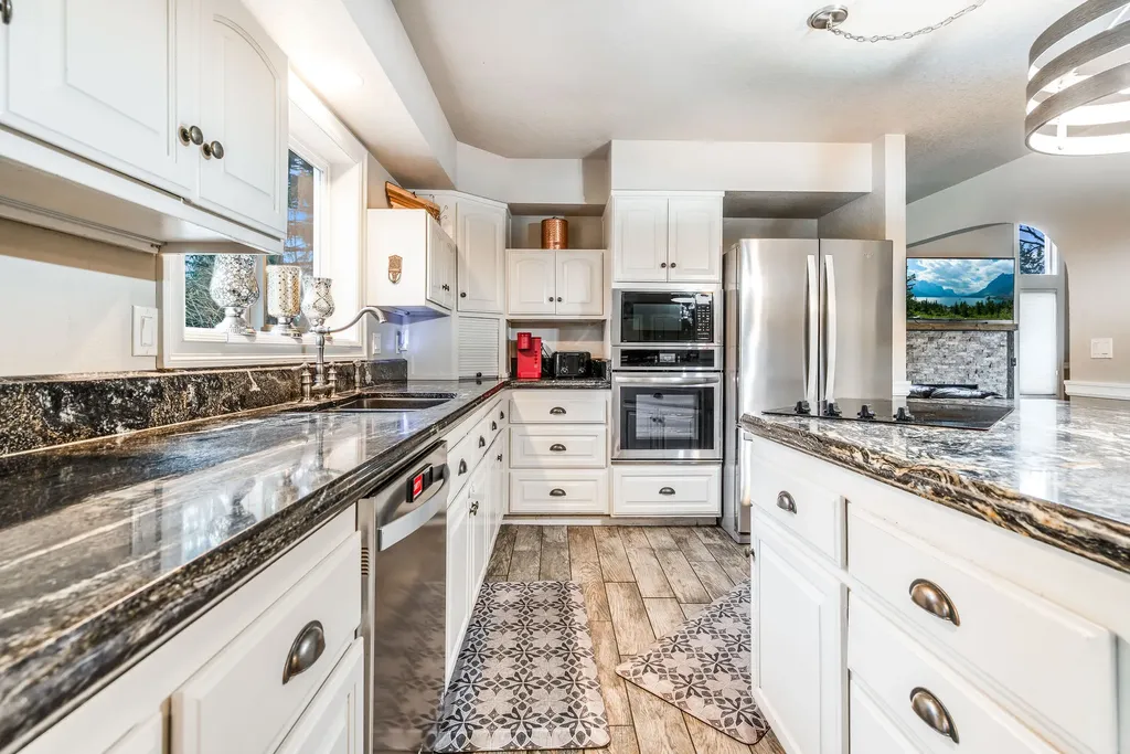 163 Crestview Drive Bigfork MT 59911