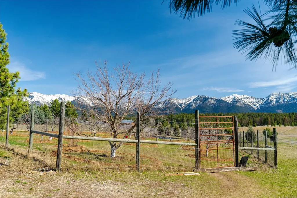 182 Moondance Trail Bigfork MT 59911