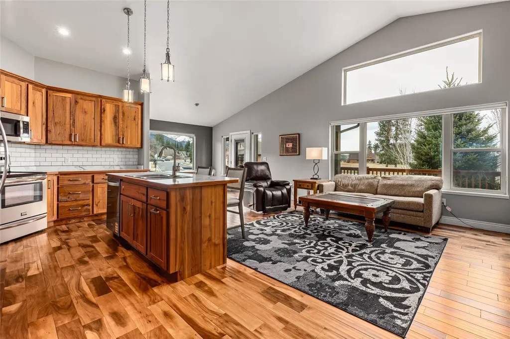 15 Success Court Stevensville MT 59870
