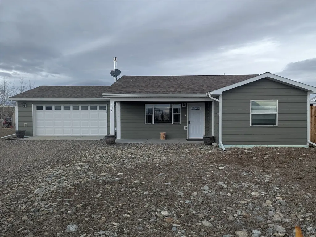 305 Lathrop Street W Clyde Park MT 59018