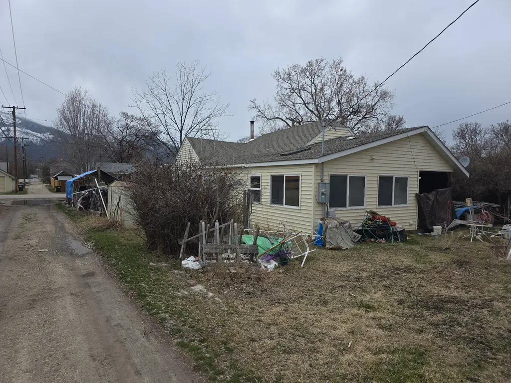 114 N 7th Street Hamilton MT 59840