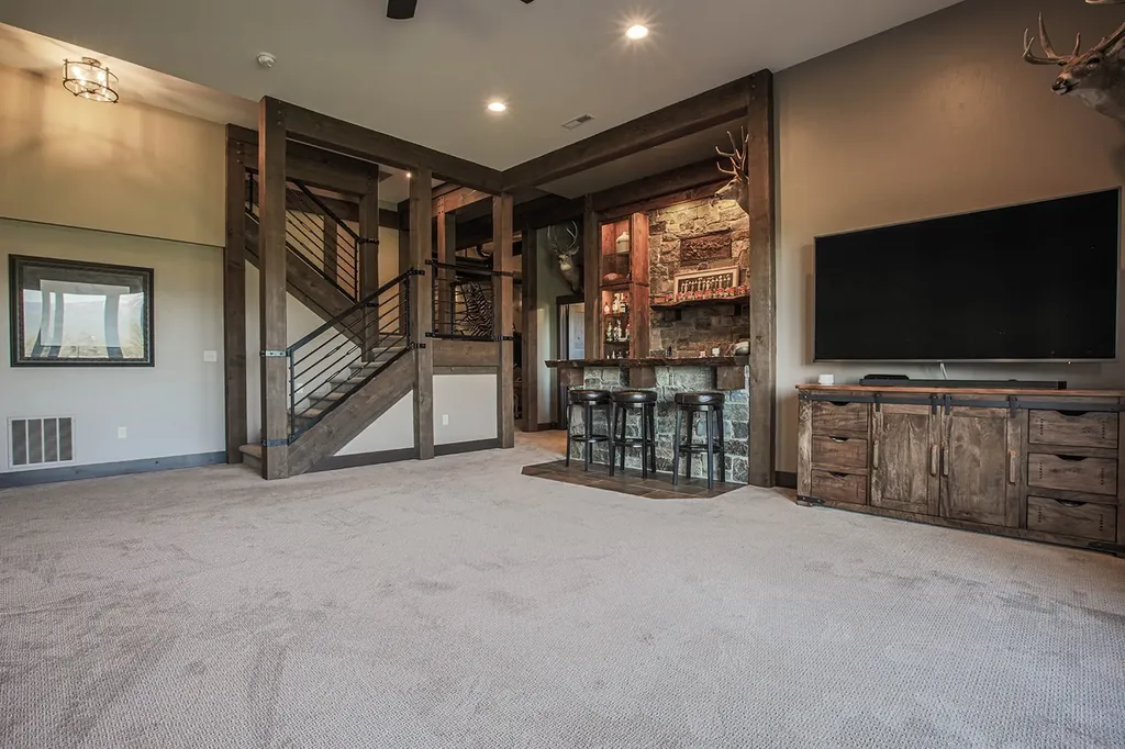 11 Howard Beer Road Clancy MT 59634