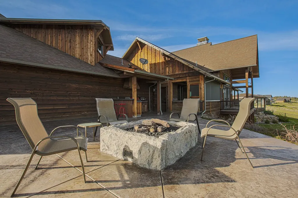 11 Howard Beer Road Clancy MT 59634