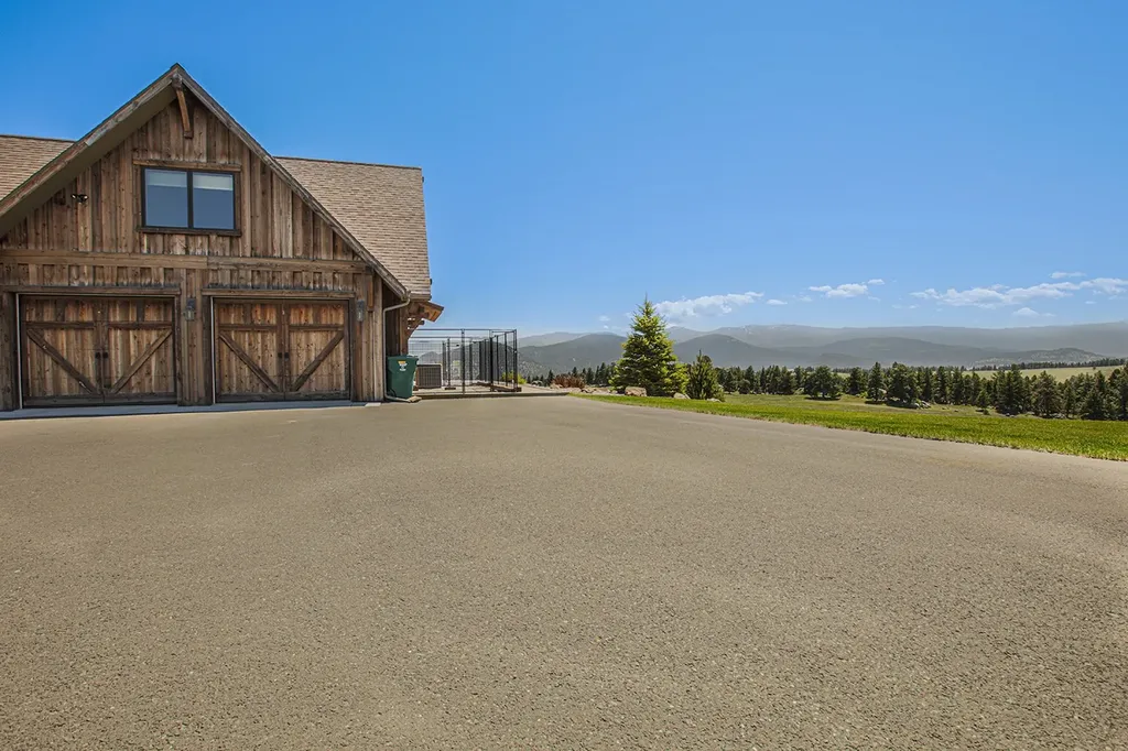 11 Howard Beer Road Clancy MT 59634