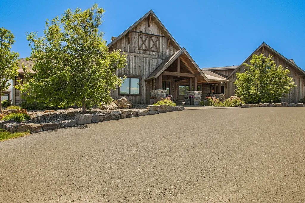 11 Howard Beer Road Clancy MT 59634