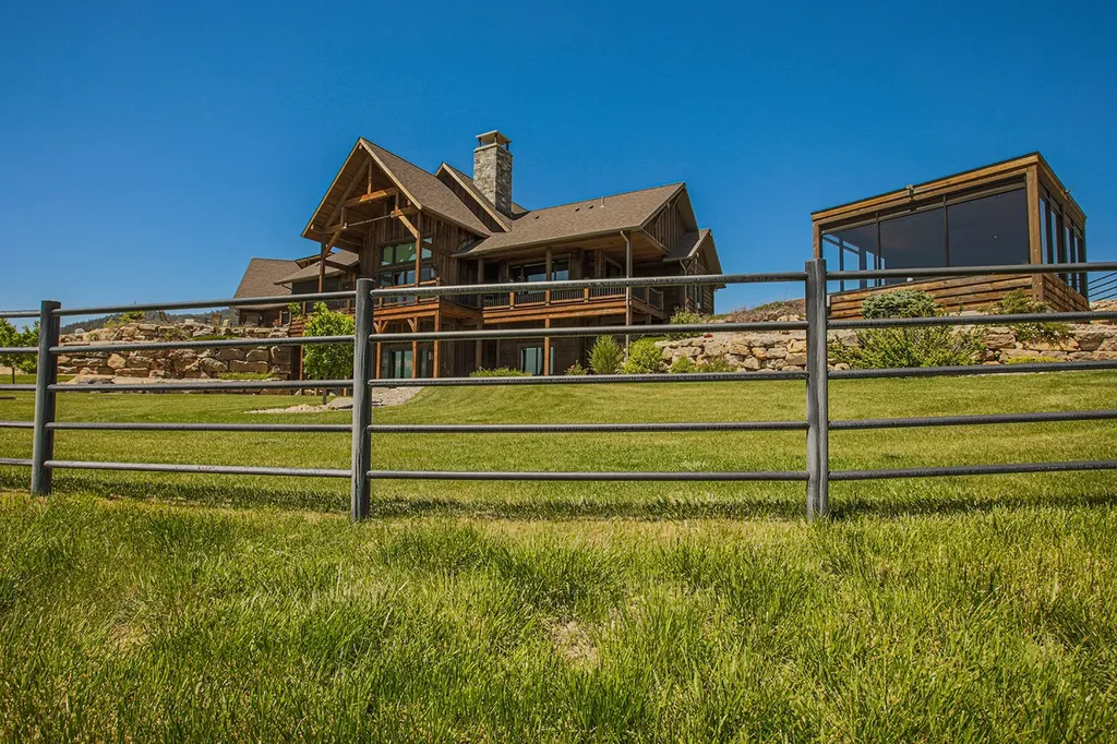 11 Howard Beer Road Clancy MT 59634