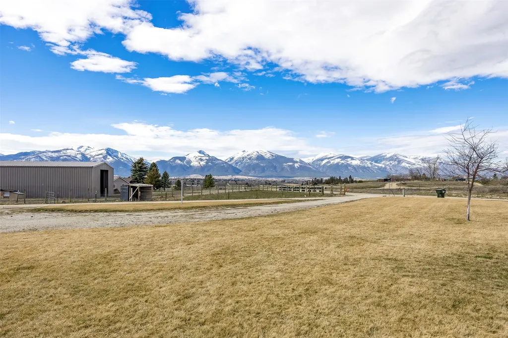 4023 Sunnyside Cemetery Road Stevensville MT 59870