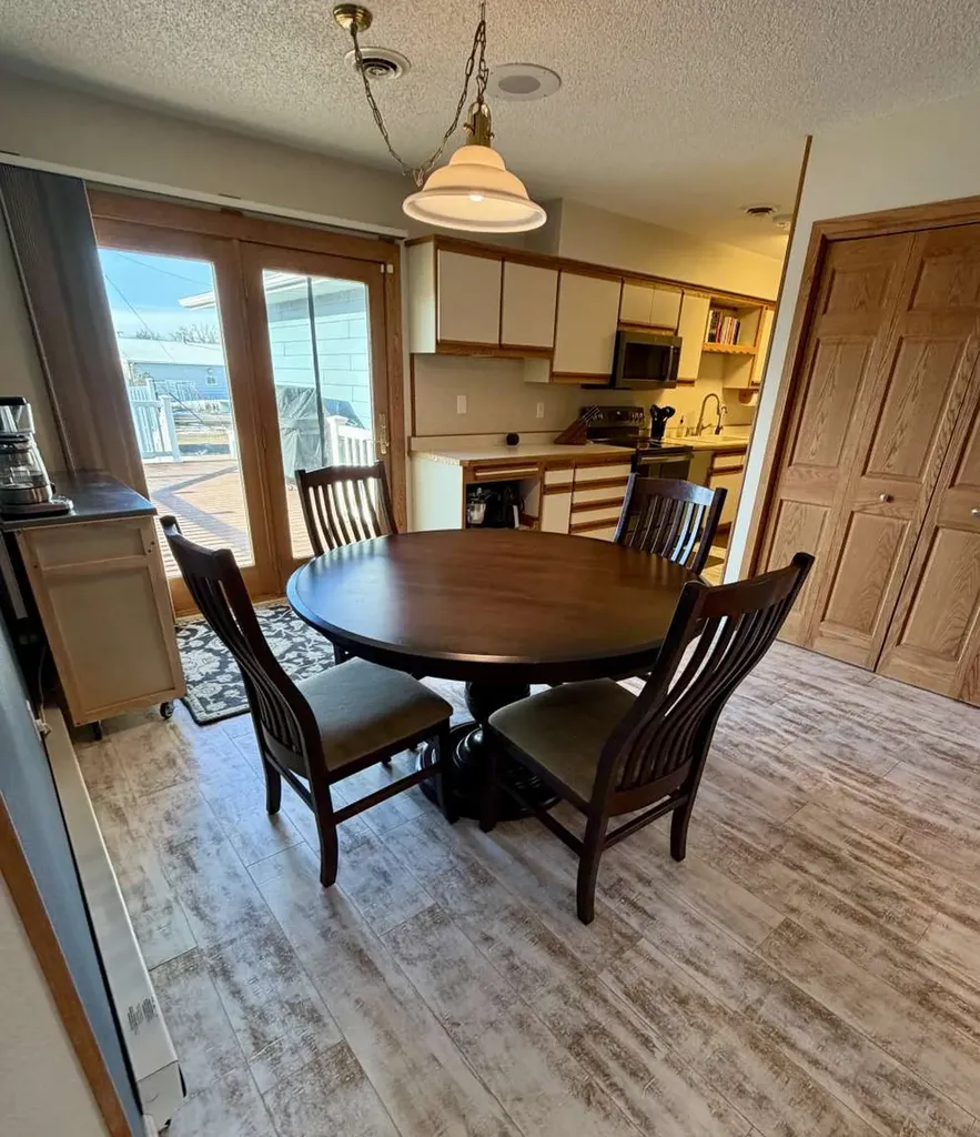 621 W Laurel Avenue Plentywood MT 59254