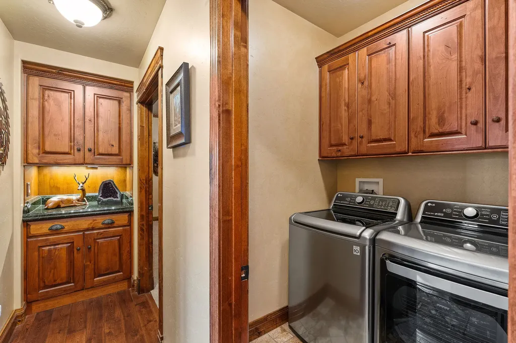 1187 & 1195 Hodgson Road Columbia Falls MT 59912