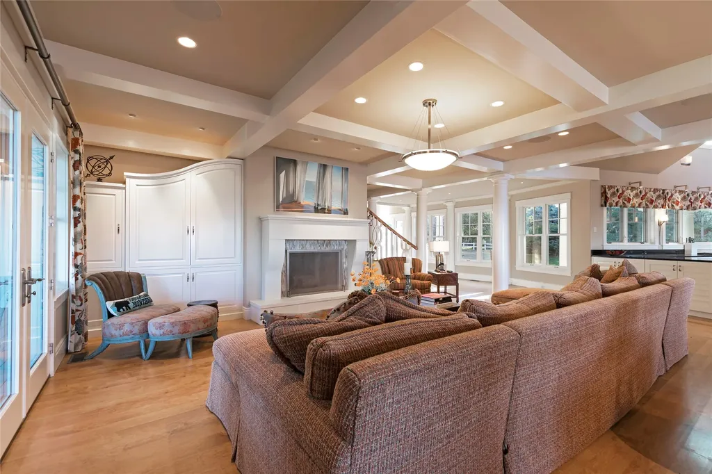 33702 N Finley Point Road Polson MT 59860