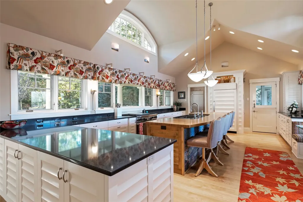 33702 N Finley Point Road Polson MT 59860